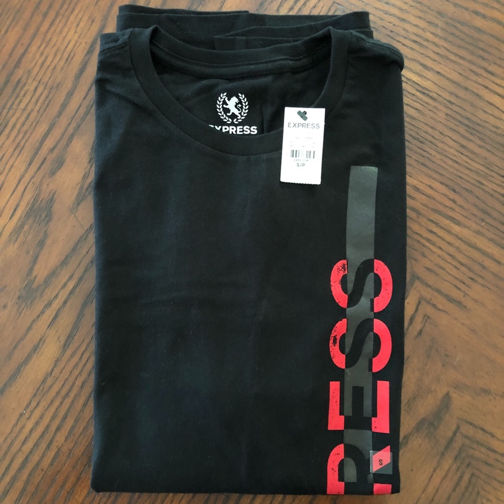 NWT Men’s Express Graphic Tee